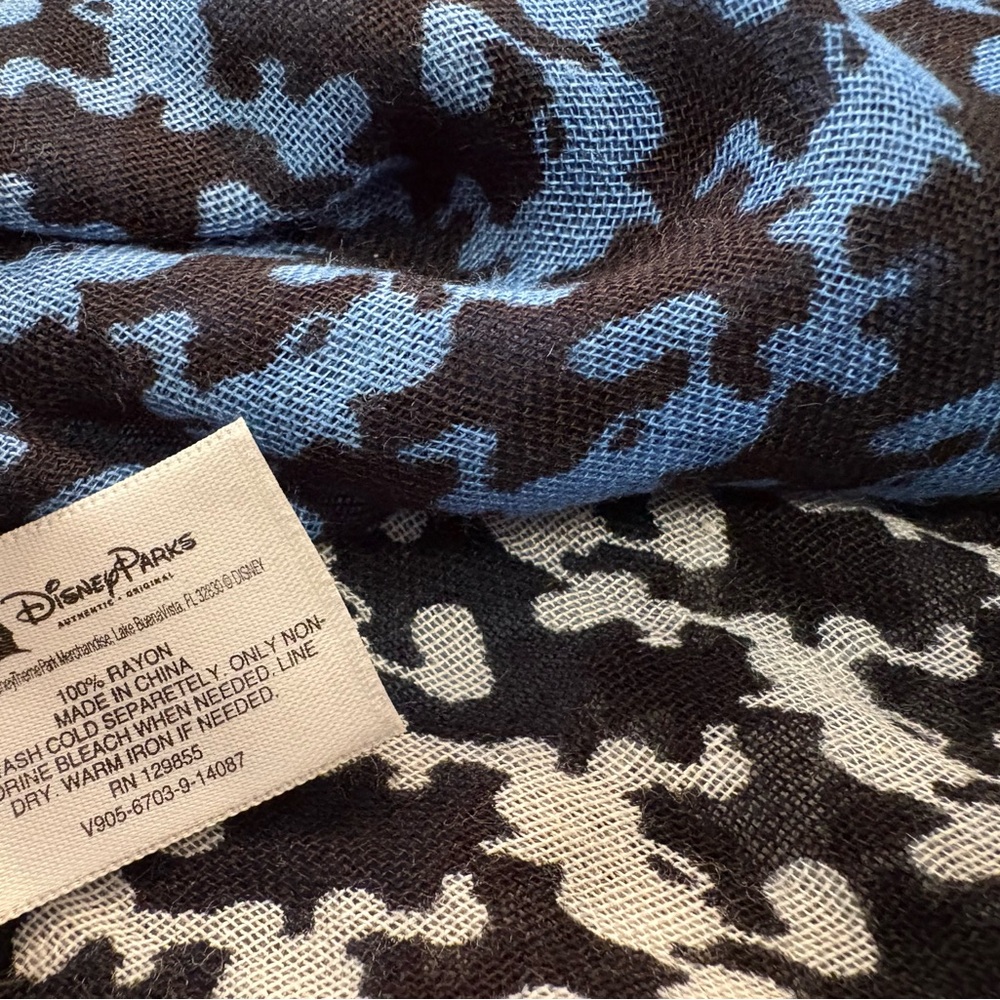 𝅺Disney Scarf 	Mickey Infinity Scarf
